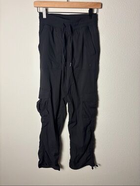 Lululemon Dance Studio Relaxed-Fit Mid-Rise Cargo Pant Black W5GILS